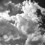 Konkurs fotograficzny Powidoki #ZostańwDomu. Na zdjęciu chmury