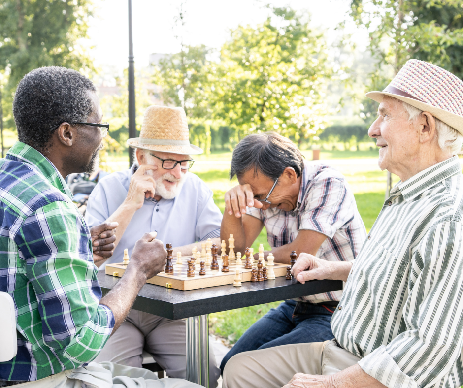 starsze osoby grajace w szachy